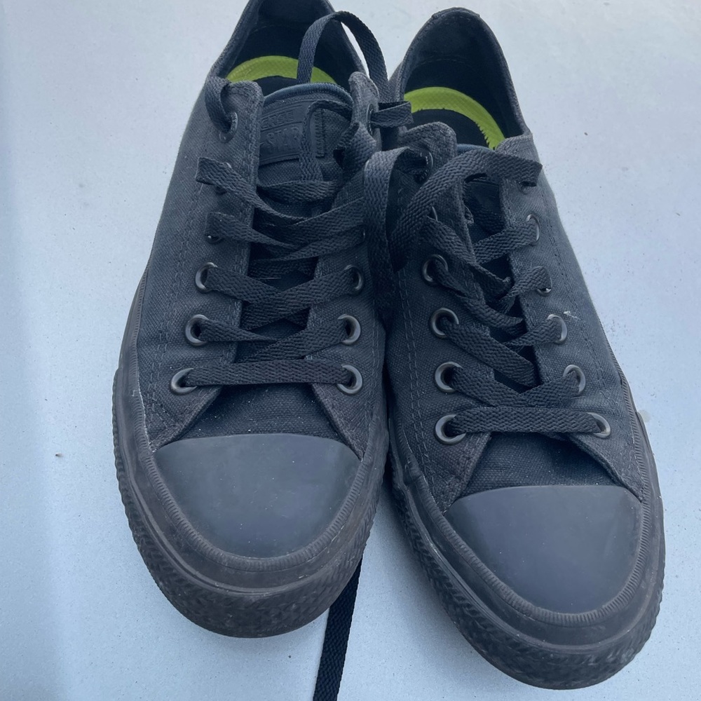 Black converse